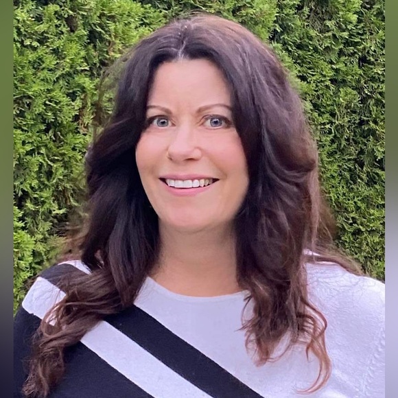 Meet your Posher, Trina - Picture 2 of 2